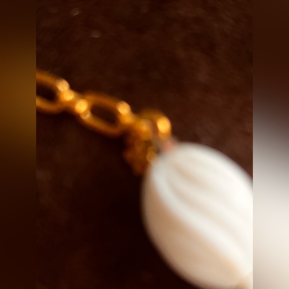 TRIFARI VINTAGE WHITE milk glass GOLD SET NECKLACE + earrings set - Picture 7 of 7